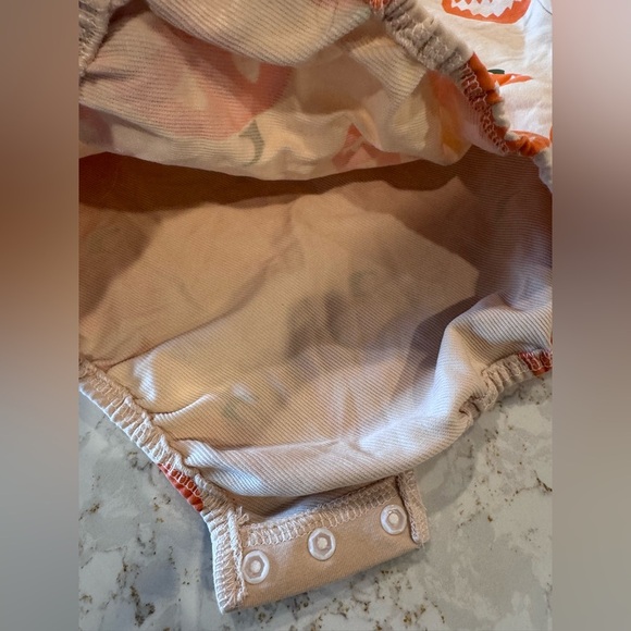 18-24M Pumpkin Print Baby Onesie - Picture 4 of 7